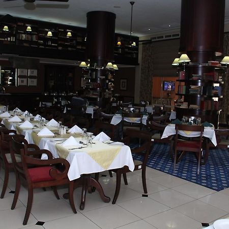 Oakwood Park Hotel Леки Екстериор снимка