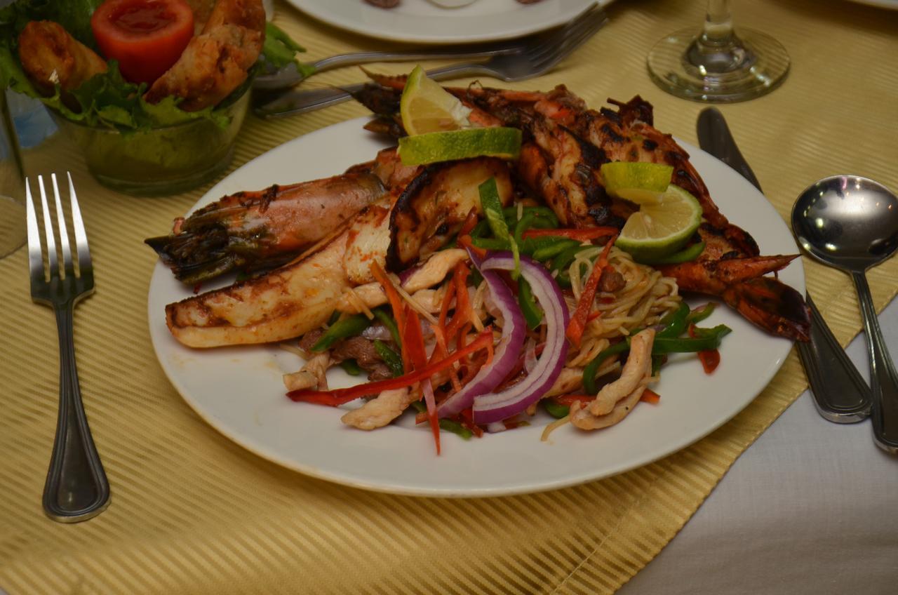 Oakwood Park Hotel Леки Екстериор снимка
