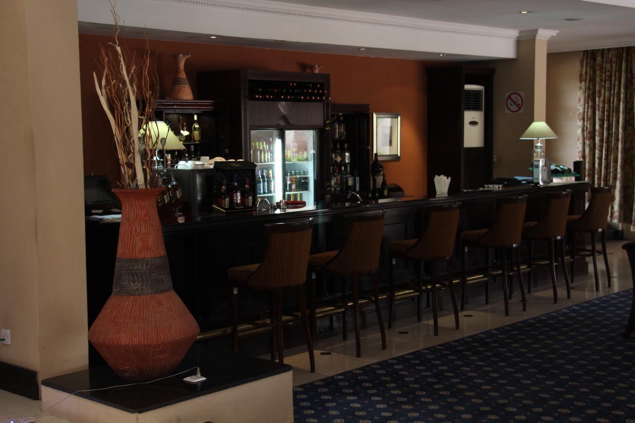 Oakwood Park Hotel Леки Екстериор снимка