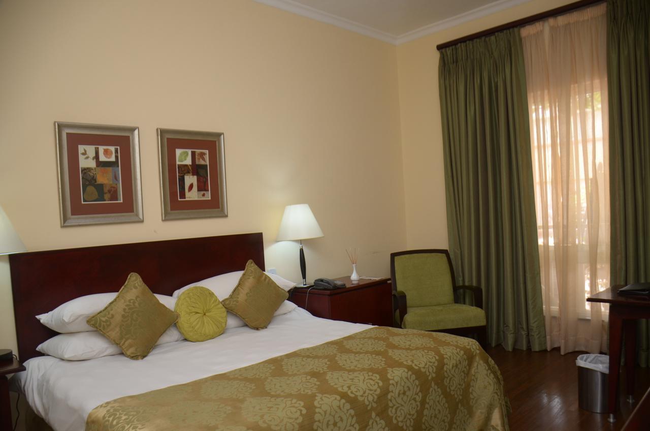 Oakwood Park Hotel Леки Екстериор снимка