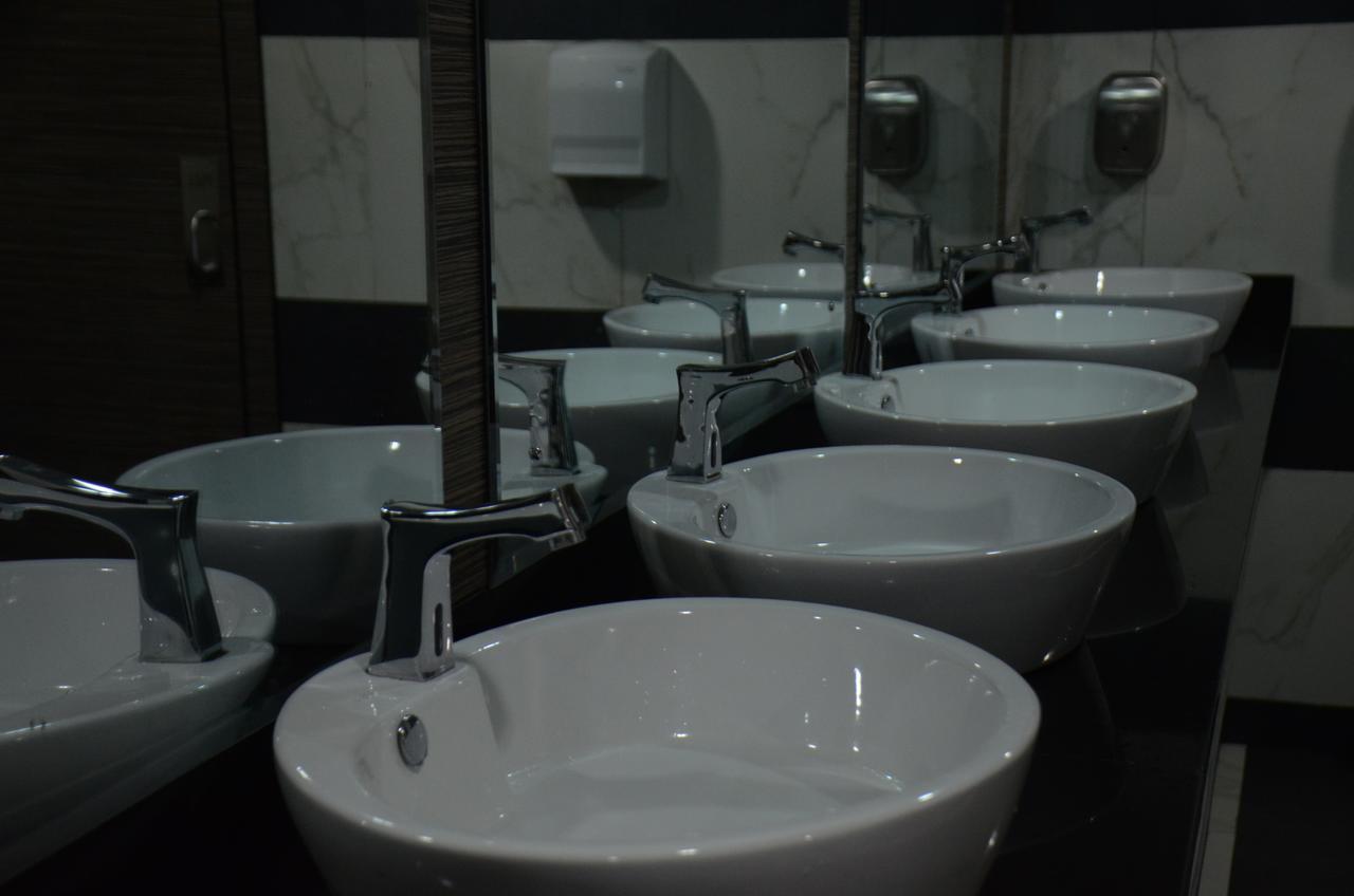 Oakwood Park Hotel Леки Екстериор снимка